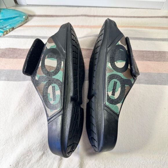 Oofos Slide Sandals - Picture 3 of 11